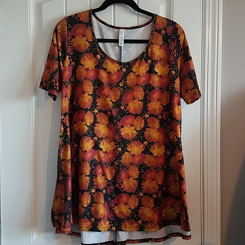 Lularoe Perfect fall print t-shirt size M